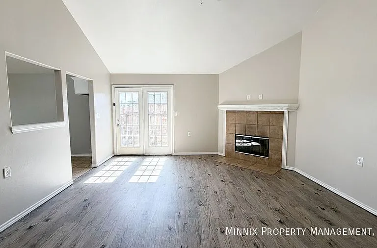 2220 99th St — Photo 6
