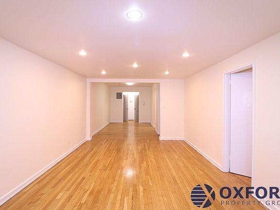 3rd image of 34-15 Parsons Blvd #4K4