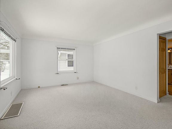 4th image of 5544 45th Ave S