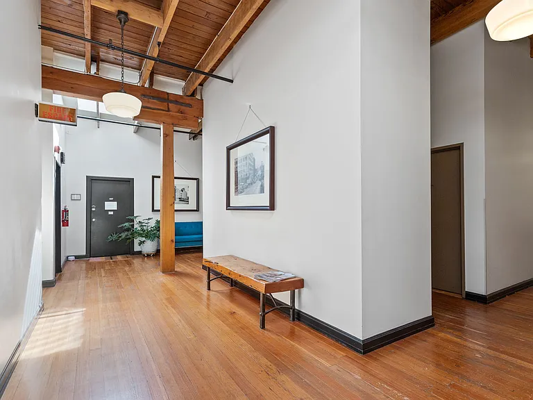 1306 NW Hoyt St #207 — Photo 14