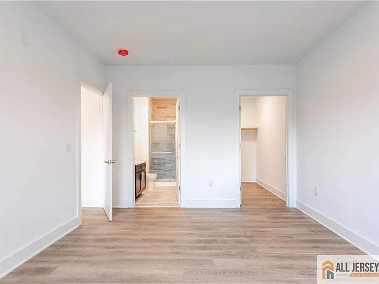 1025 Raritan Rd #414 — Photo 17