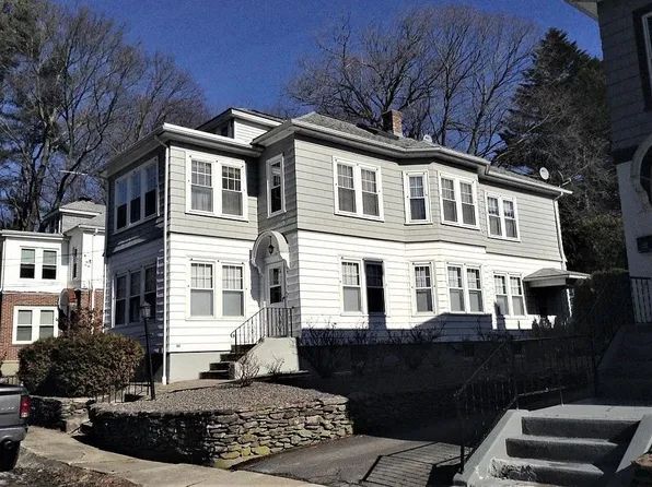 15-17 Foster Ct, Leominster, MA 01453