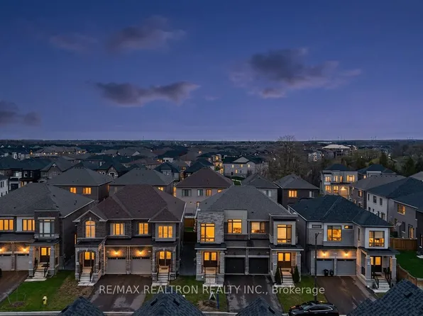 10 Hinkson St, Whitby, ON L1P 0N7