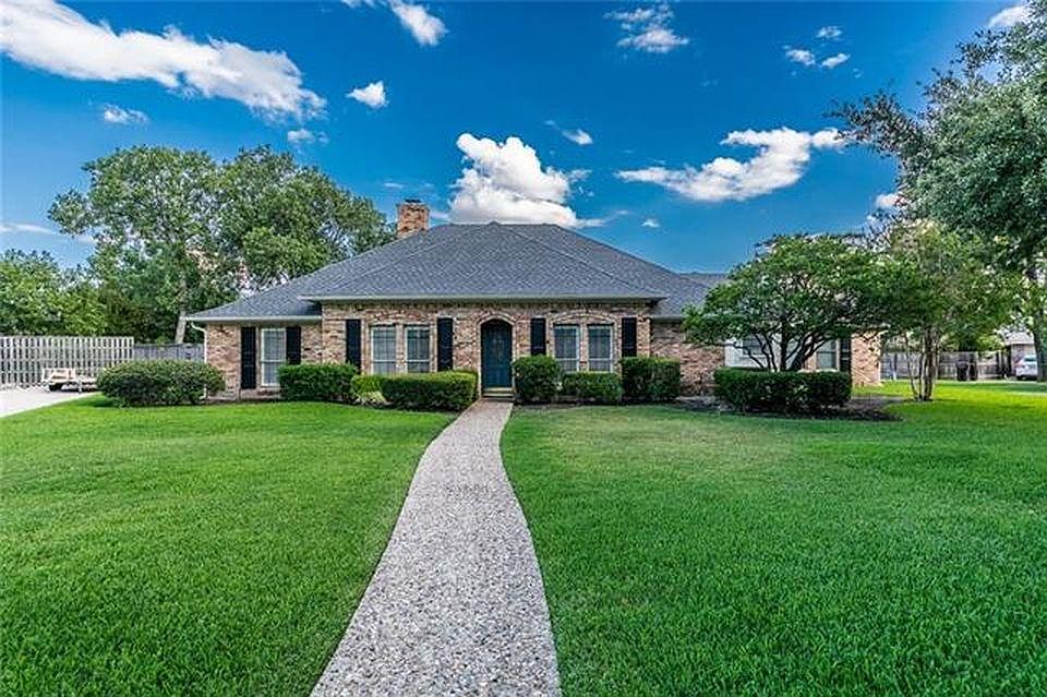 1st image of 2904 Laguna Ct