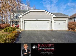 1978 W Ashbrooke Rd, Romeoville, IL 60446