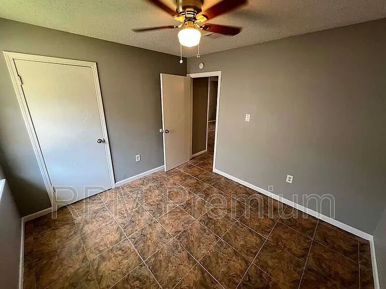 5057 Baker Blvd #C — Photo 13