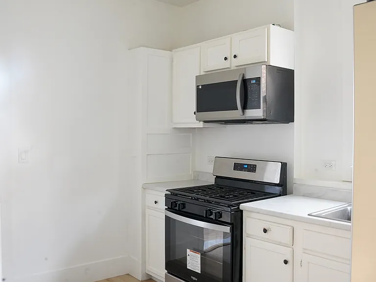 154 N Lamon Ave #2 — Photo 16