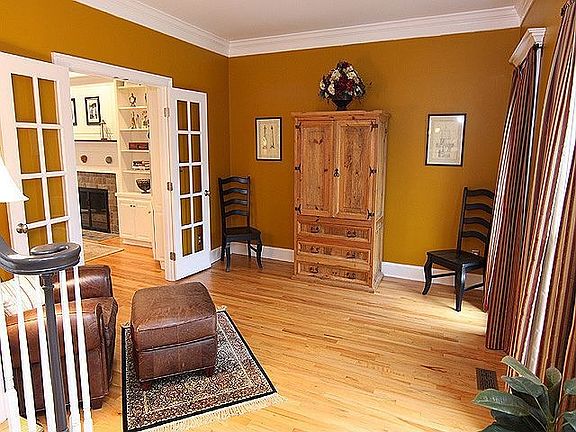 LR/office w/French doors