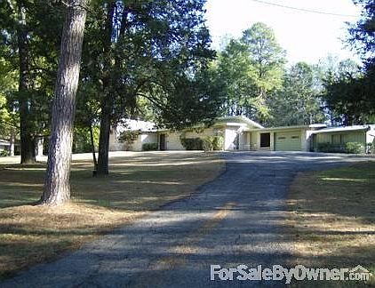 Entry to kitchen and nook