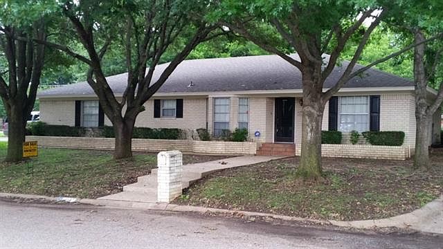 1st image of 114 Garland Dr