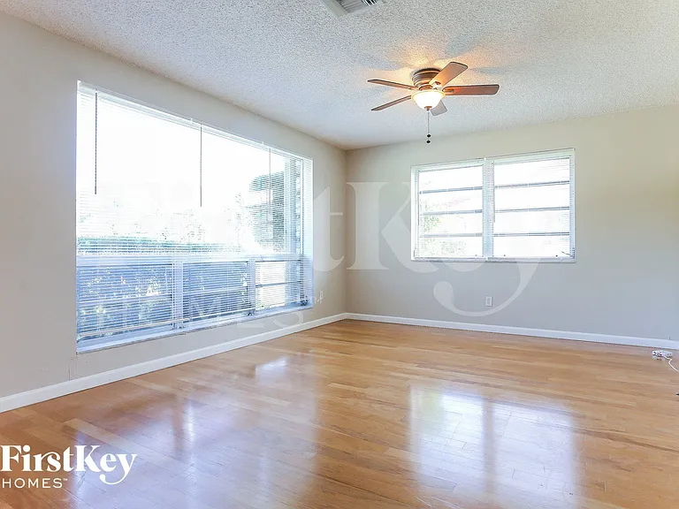 540 NW 43rd Ave — Photo 7