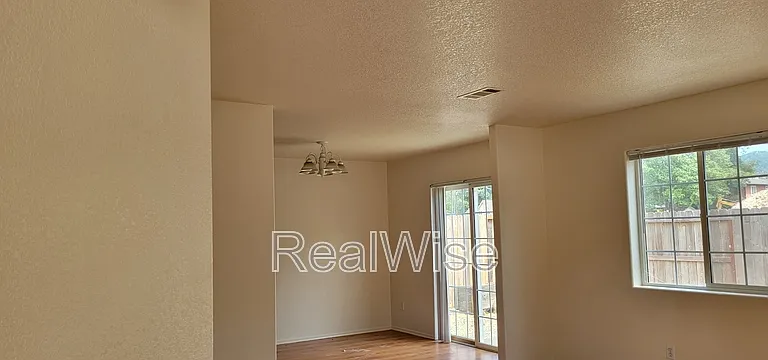 715 SW Laurel St — Photo 9