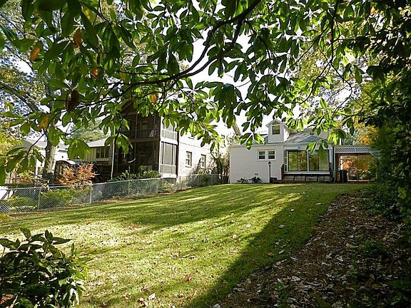 Alternate view of this fabulous back yard...