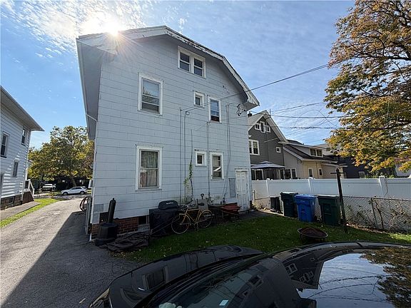 4th image of 88-90 Genesee Park Blvd