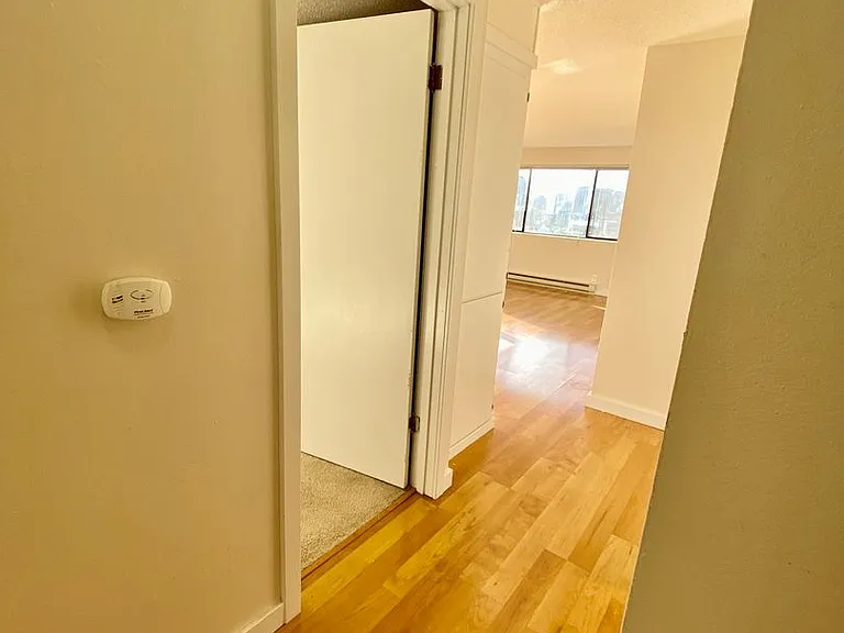 Annaron Apartments — Photo 7