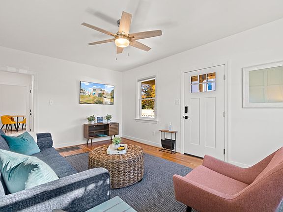 2nd image of 3825 Hawthorne Ave APT 1