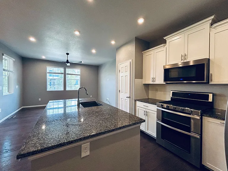 215 Jackson Dr — Photo 17