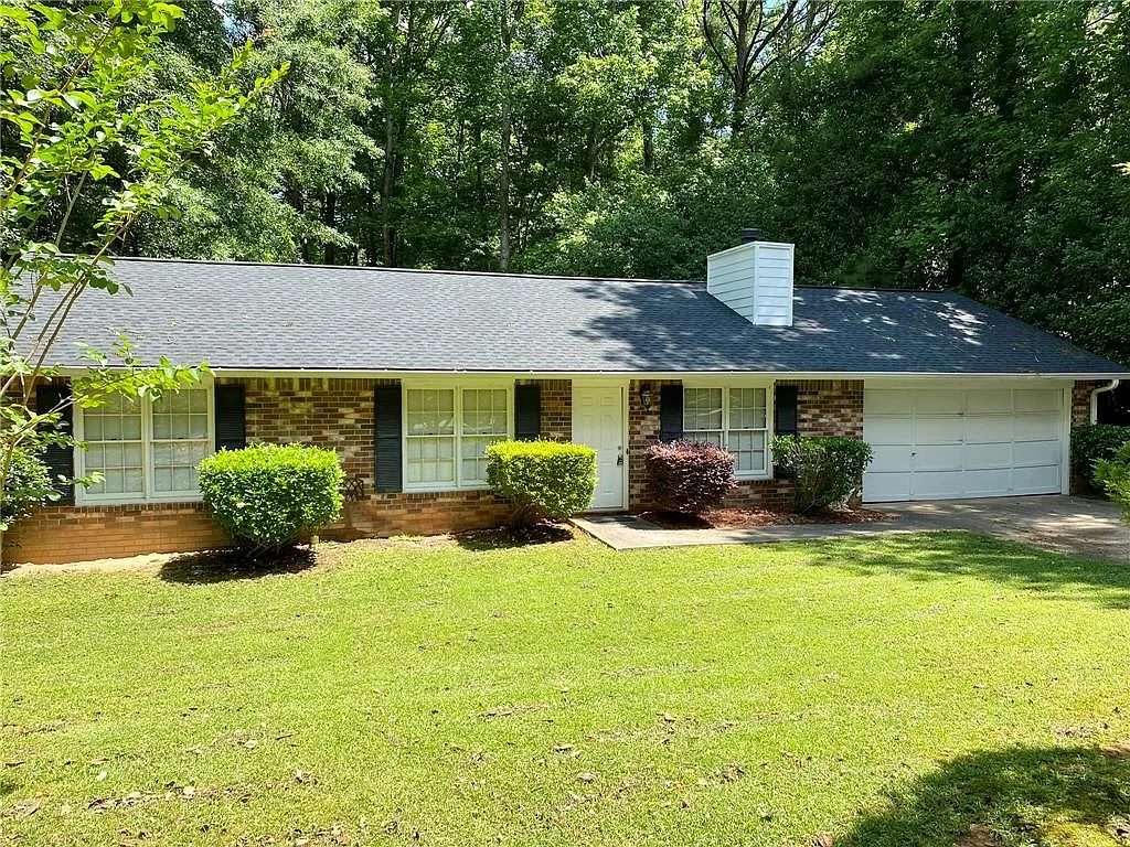 3 bed, 2.0 bath, 1261 sqft, $2,250 — Photo 2
