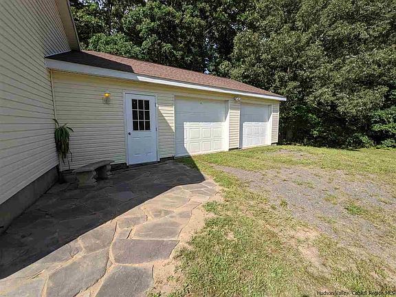 4th image of 549 High Meadow Dr