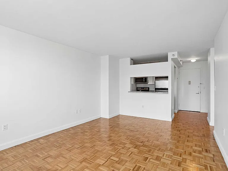 360 W 43rd St #N8H — Photo 5