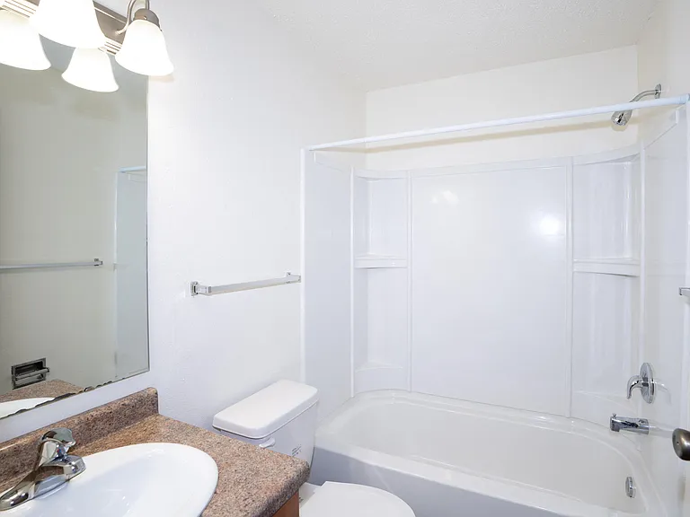 Fargo, ND Pacific Park Apartments | 11B | Bathroom