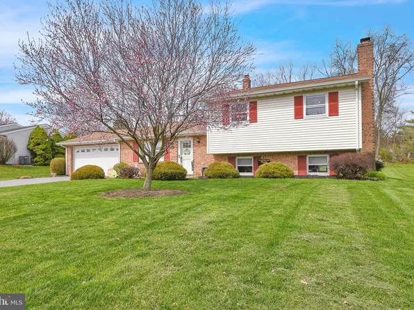 2701 Danielle Dr, Dover, PA 17315