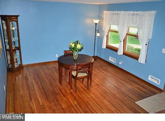 184 Walnut Living Room