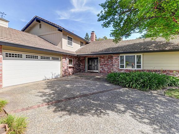 2nd image of 120 River Ridge Way