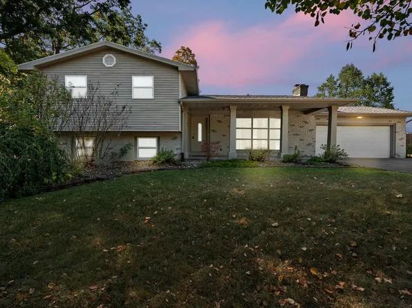 1960 Garden Park Dr, Fort Wayne, IN 46825