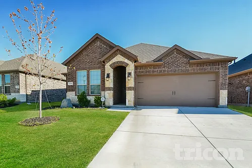 11201 Klondike Ln Photo 1