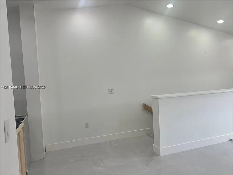 2425 W 76th St #207 — Photo 2