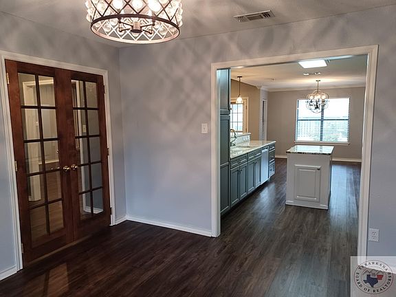 3rd image of 3603 Evergreen Dr