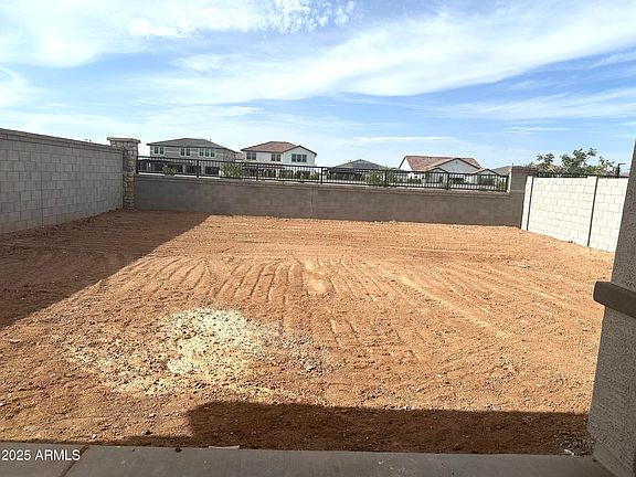 4th image of 820 W Lark Drive