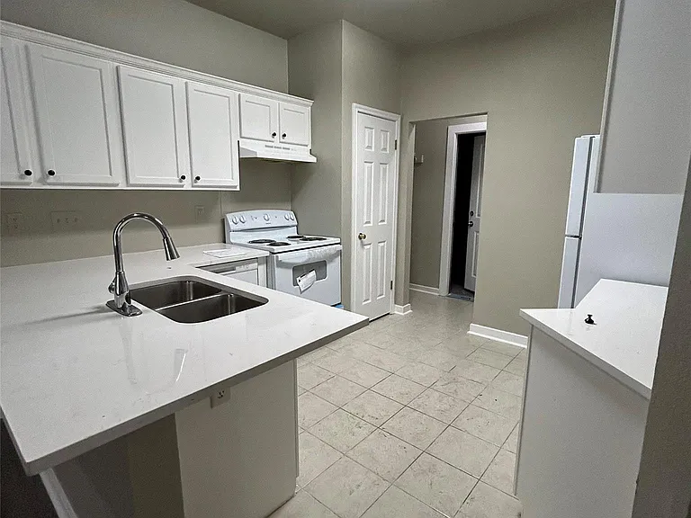 1235 Armadillo Rd #B — Photo 6