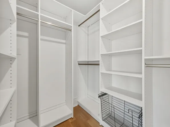 647 Jersey Avenue image 29 of 36