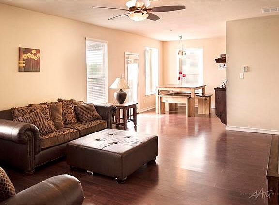 4th image of 726 Covent Dr