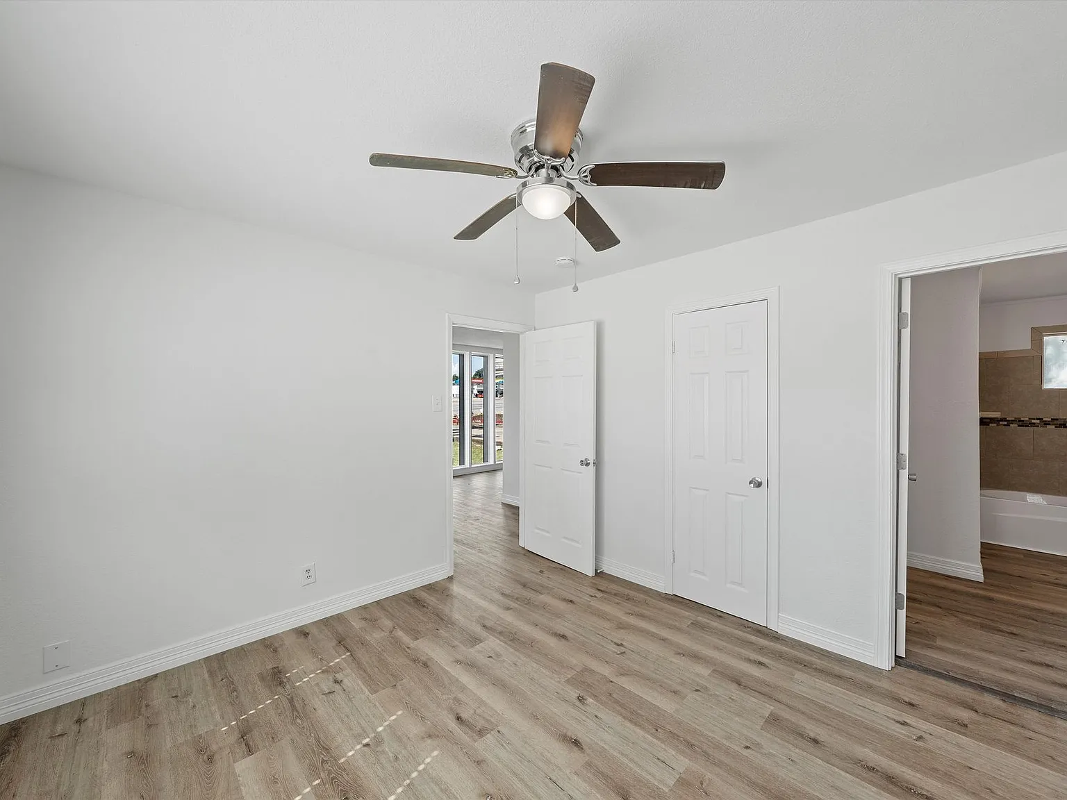 Solstice Valley Mills Apartments — Photo 4