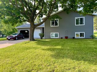 814 Evergreen Dr, Holmen, WI 54636