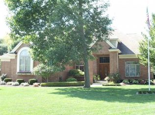 900 Royal Dublin Ln, Dyer, IN 46311