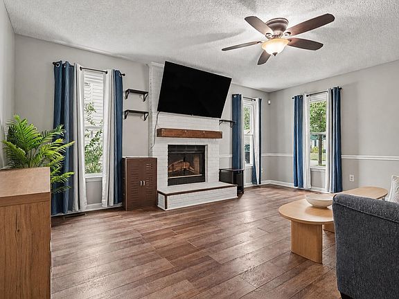 2nd image of 4121 Willow Haven Ct