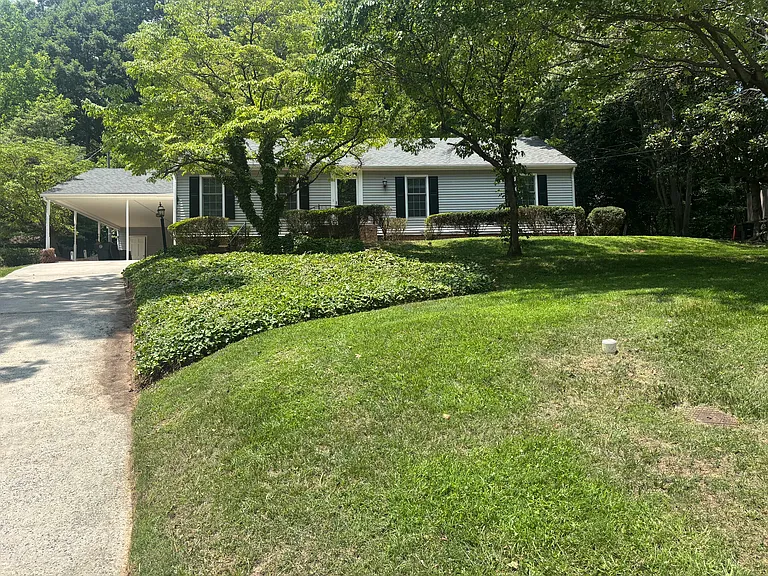 716 Shannon Rd — Photo 3