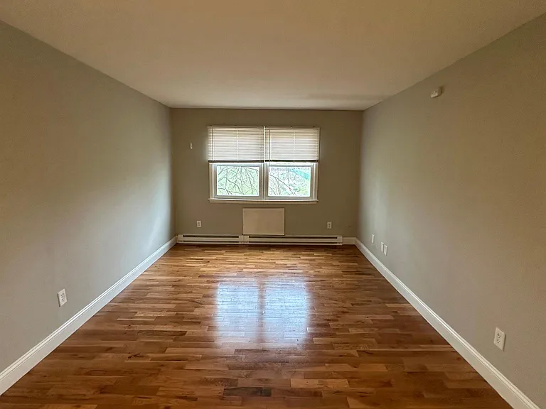 156 Bull Hill Ln #B7 — Photo 2
