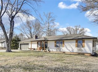 1403 Lawndale Ave, Pleasant Hill, MO 64080
