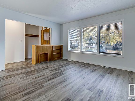 5th image of 11828 135th St NW