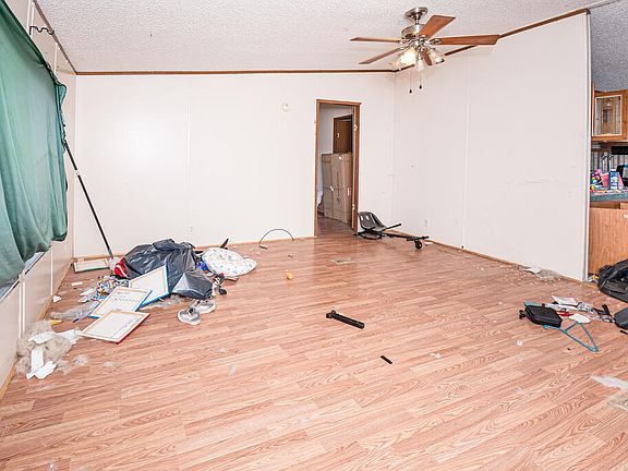 5th image of 200 Laura Ln