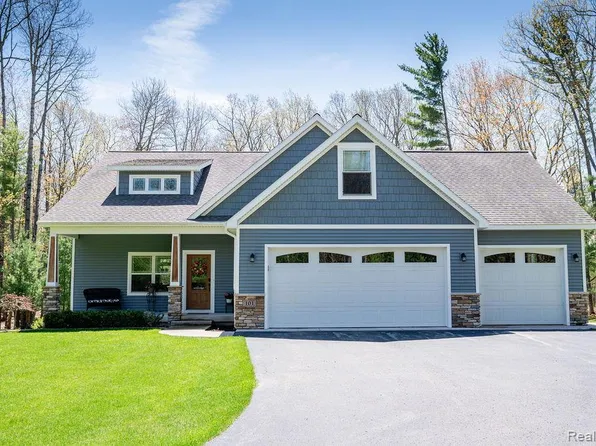 101 Highview Rd, Traverse City, MI 49696