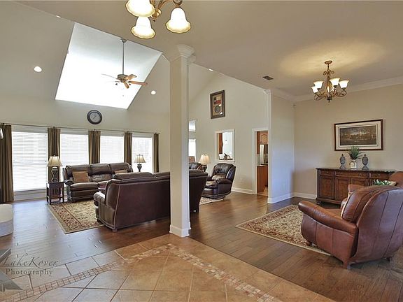 5th image of 765 Camri Ln