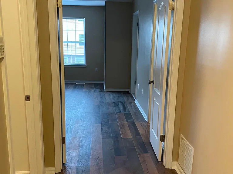 2304 Harvard Dr — Photo 23