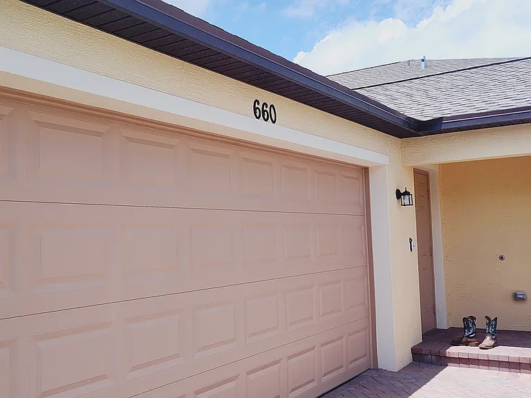 660 Carlyle Way — Photo 11