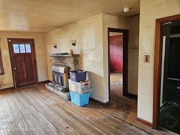 5th image of 8100 Poinsettia Dr